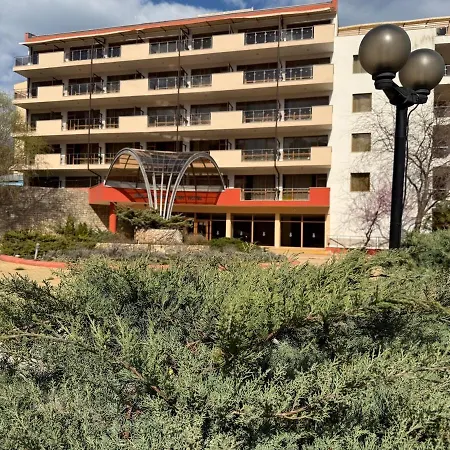 Apartment Golden Lemon Warna