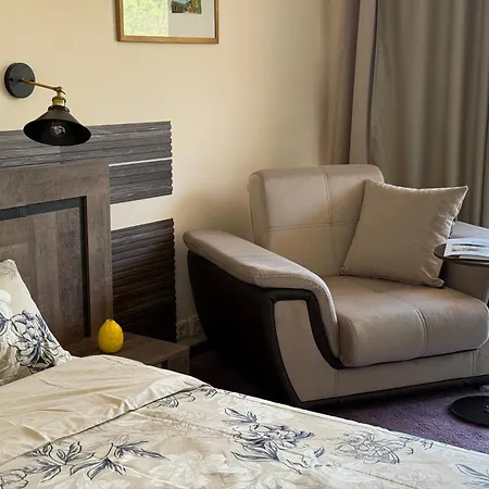 Golden Lemon Apartment